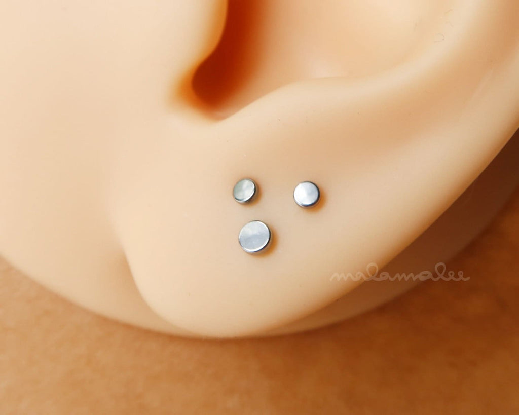 Teeny Tiny Flat Circle Disc Push-In / Threadless Flat Back earrings, 2, 2.5 mm, Cartilage piercing , Tragus, Conch, Helix earring minimalist