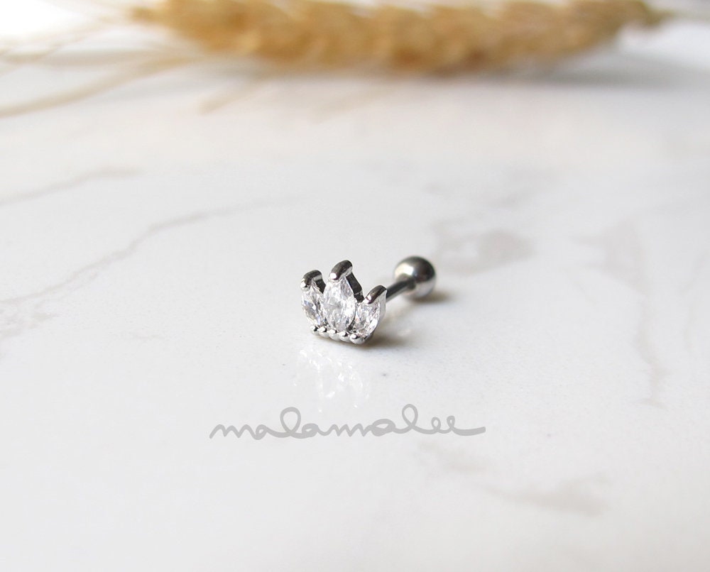 Mini Crown Ear Piercing, Crown Stud CZ earrings, 16G Cartilage earring, Helix earring, Minimalist earrings, Tiny crown diamond earring