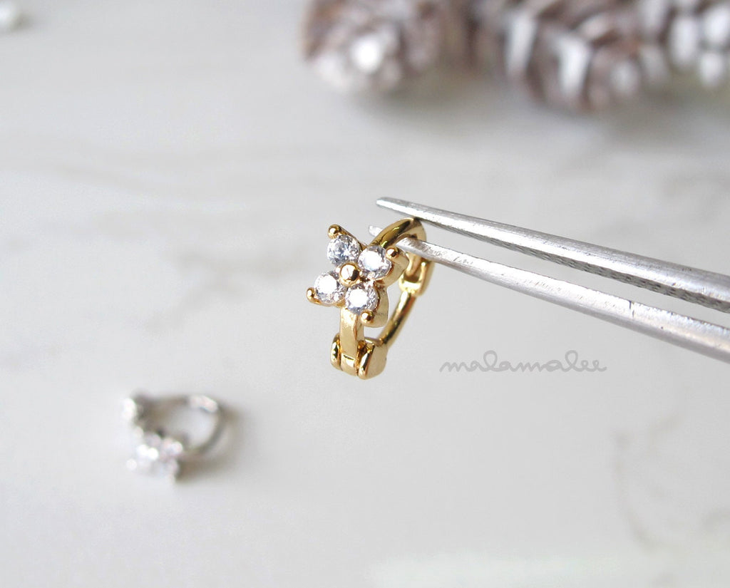 Very Tiny 5mm CZ Flower Huggie Hoops, Tragus Hoop, Helix Hoop, Cartilage hoop, Cartilage Earrings, Cartilage Piercing, minimalist earrings